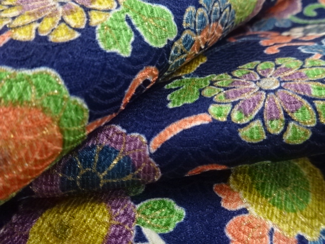  菊唐草模様小紋着物